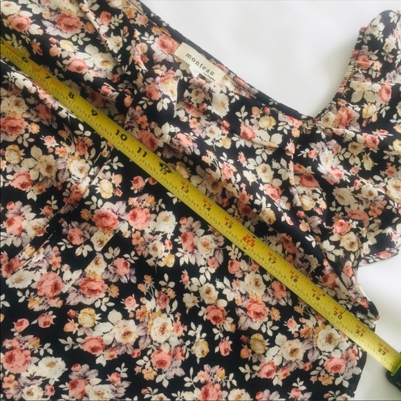 Beautiful Floral Rose Off Shoulder Top w/ tie - Picture 4 of 7